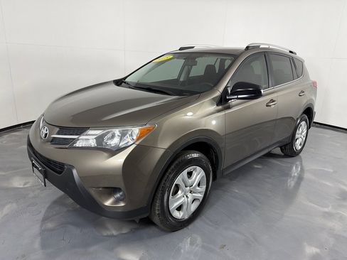 Used 2015 Toyota RAV4 LE FWD image 8