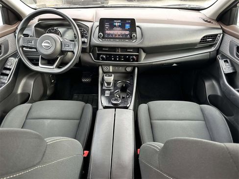 Used 2023 Nissan Rogue S image 2