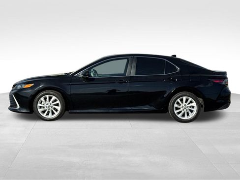 Used 2023 Toyota Camry LE FWD image 2