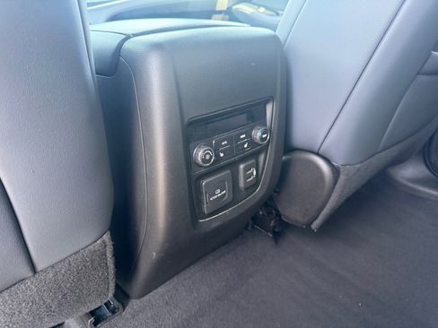 Used 2024 Buick Enclave Premium AWD/4WD image 28