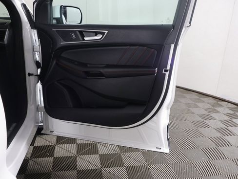 Used 2022 Ford Edge ST-Line w/ Class II Trailer Tow Package image 23
