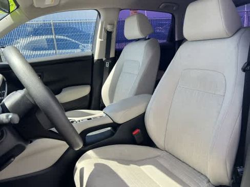Used 2023 Honda HR-V LX image 12