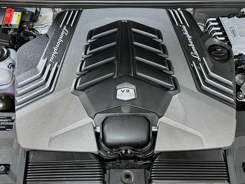 Used 2022 Lamborghini Urus image 31