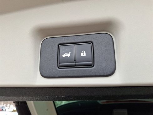 Used 2024 Nissan Ariya AWD image 30