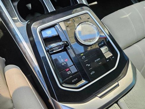 Certified 2024 BMW i7 eDrive50 w/ M Sport Package RWD image 14