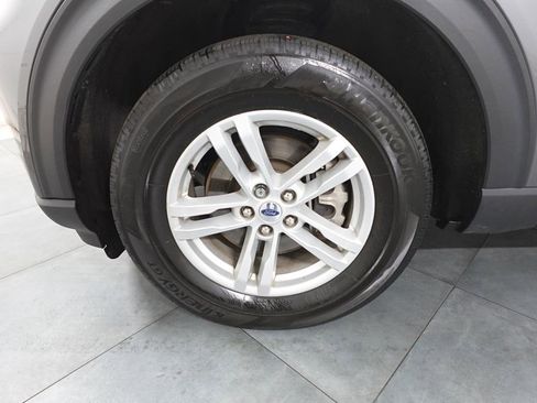 Certified 2024 Ford Explorer XLT image 28