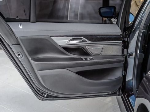 Used 2019 BMW 740i w/ M Sport Package RWD image 55