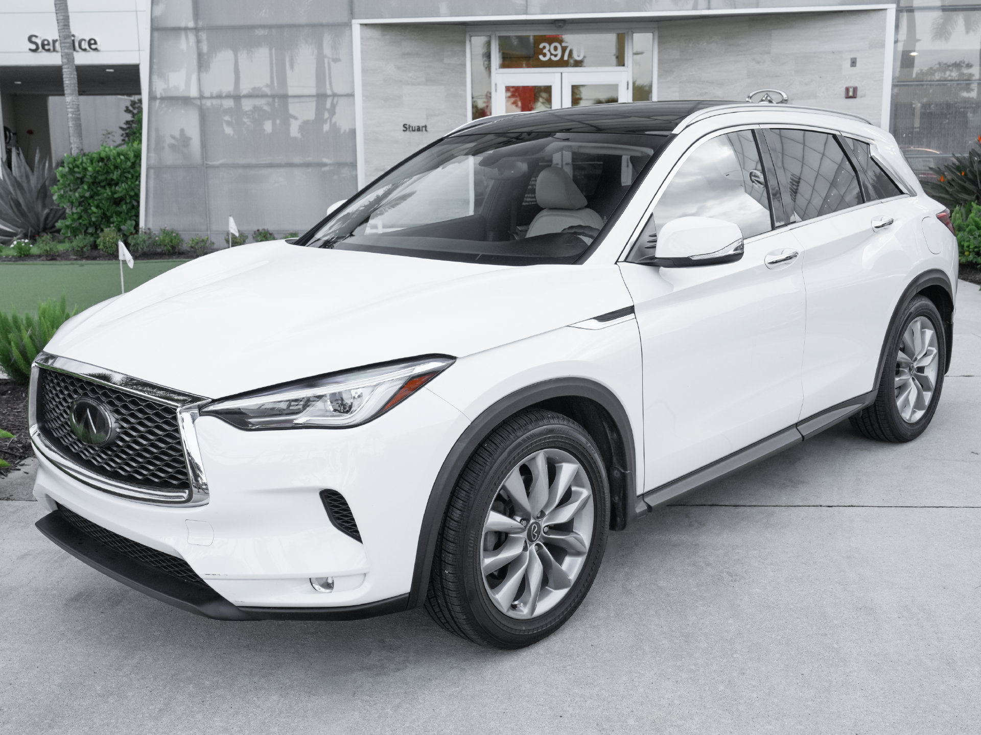Used 2020 INFINITI QX50 Luxe w/ Navigation Package FWD image 19