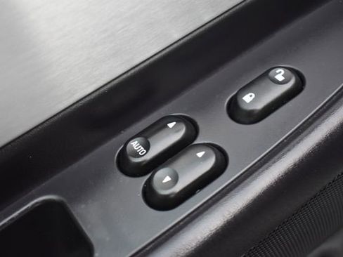 Used 2003 Ford Thunderbird image 18