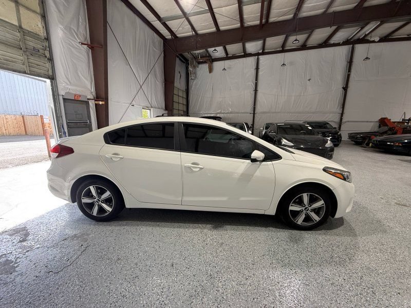 Used 2018 Kia Forte S FWD image 4