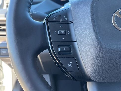 Used 2024 Toyota Prius XLE image 21