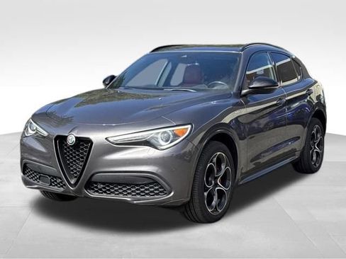 Used 2022 Alfa Romeo Stelvio Veloce AWD/4WD image 3