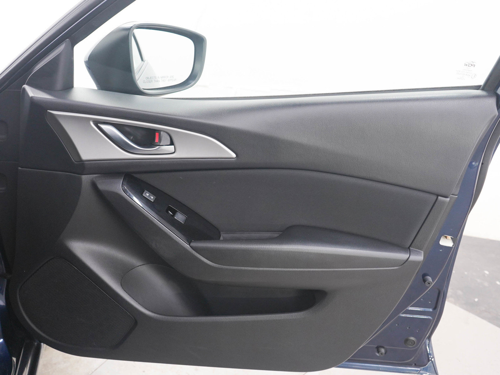 Used 2017 MAZDA MAZDA3 Sport FWD image 9