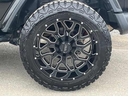 Used 2018 Jeep Wrangler Unlimited Rubicon image 11