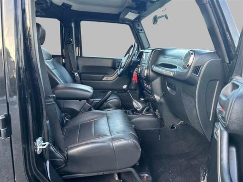 Used 2012 Jeep Wrangler Unlimited Sport image 17