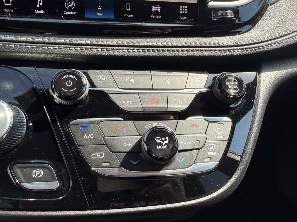New 2027 Chrysler Pacifica Select w/ Family Tech Group FWD image 25