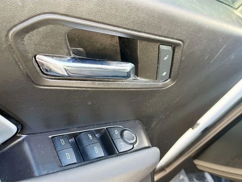 Used 2024 Chevrolet Colorado Z71 w/ Z71 Convenience Package 2 image 18