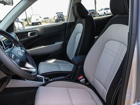 New 2026 Hyundai Venue SEL FWD image 28
