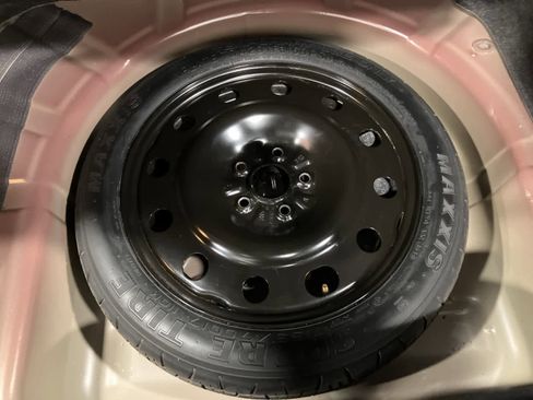 Used 2019 Ford Taurus Limited image 31