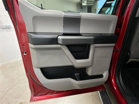 Used 2016 Ford F150 XLT w/ Equipment Group 302A Luxury image 18