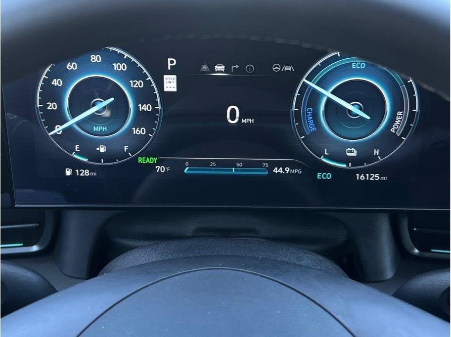Used 2025 Hyundai Elantra SEL FWD image 12