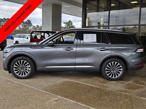 Used 2023 Lincoln Aviator Reserve AWD/4WD image 2