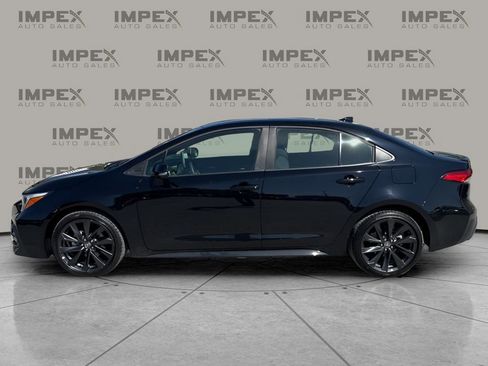 Used 2025 Toyota Corolla SE w/ SE Premium Package FWD image 2
