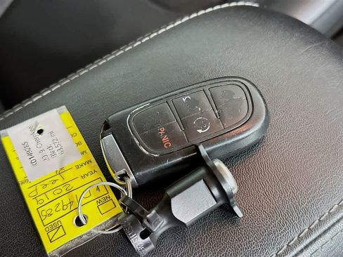 Used 2019 Jeep Cherokee Limited AWD/4WD image 22