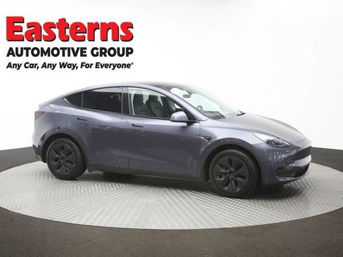 Used 2023 Tesla Model Y Long Range AWD/4WD image 42