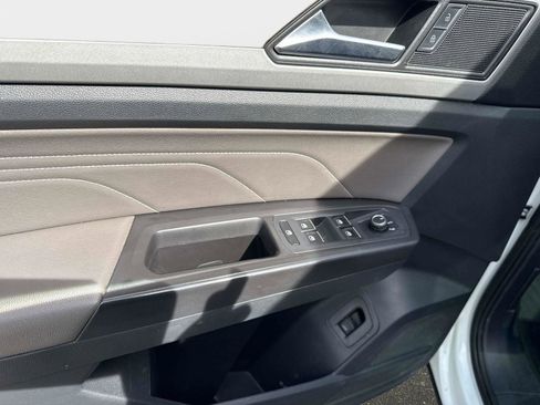 Used 2022 Volkswagen Atlas SE w/ Panoramic Sunroof Package image 13