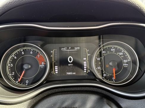 Used 2020 Jeep Cherokee Latitude Plus w/ Cold Weather Group image 16