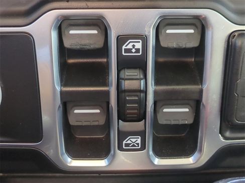 Used 2023 Jeep Gladiator Sport image 25