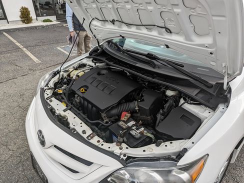 Used 2012 Toyota Corolla S image 36