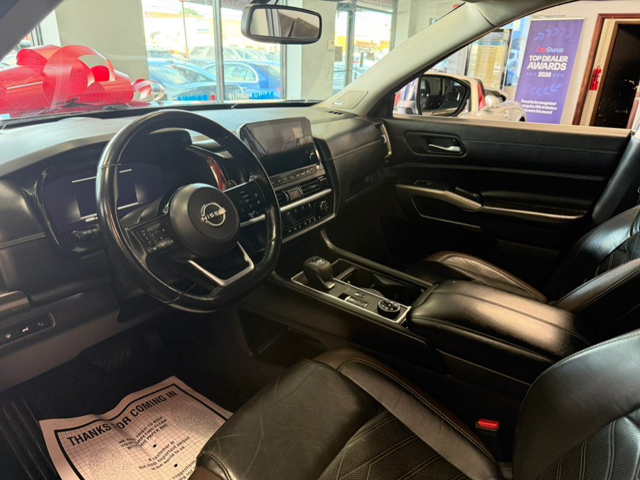 Used 2022 Nissan Pathfinder Platinum AWD/4WD image 24