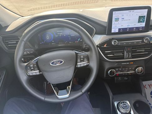 Used 2022 Ford Escape Titanium w/ Class II Trailer Tow Package image 11