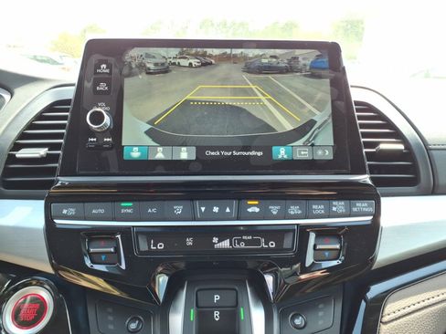 New 2026 Honda Odyssey Touring image 16