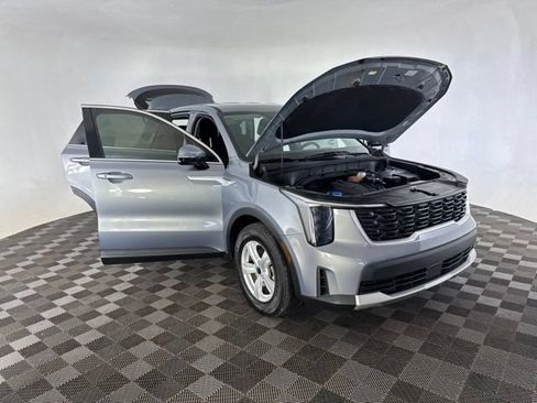 Certified 2024 Kia Sorento LX FWD image 14