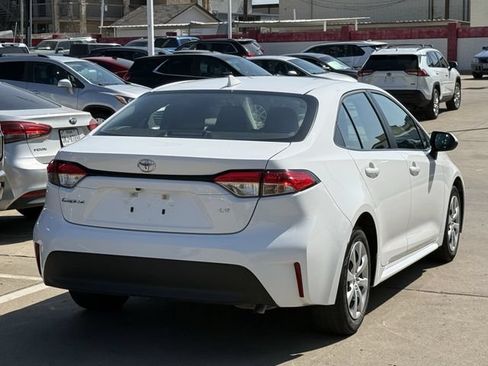 Used 2024 Toyota Corolla LE FWD image 4