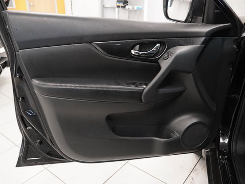 Used 2016 Nissan Rogue SL w/ SL Premium Package image 18