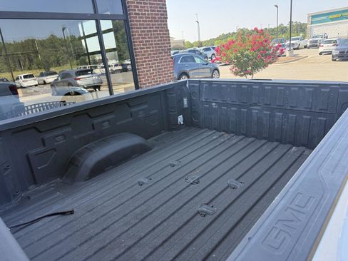 Used 2022 GMC Sierra 2500 Denali w/ Technology Package AWD/4WD image 14