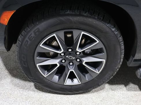 Used 2022 Chevrolet Suburban Z71 w/ Z71 Off-Road Package image 10