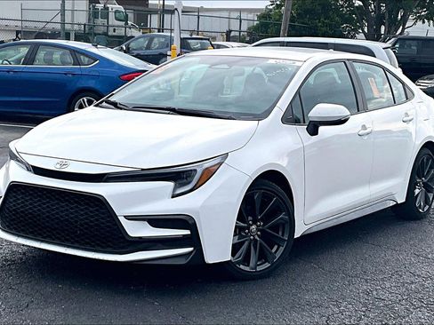 Used 2025 Toyota Corolla SE FWD image 8