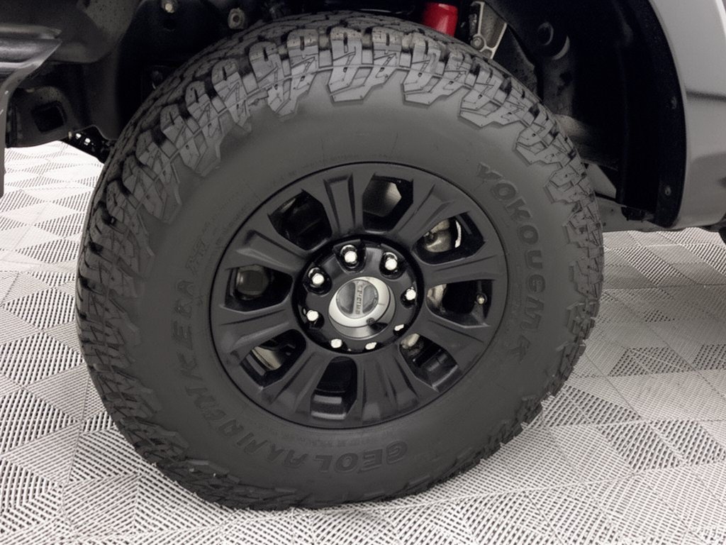 Certified 2022 Ford F350 Platinum w/ Tremor Off-Road Package AWD/4WD image 13