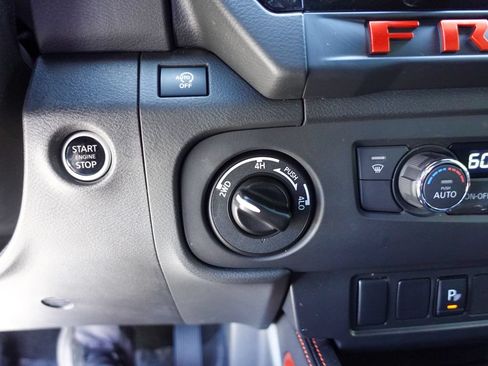 Used 2025 Nissan Frontier PRO-4X AWD/4WD image 22