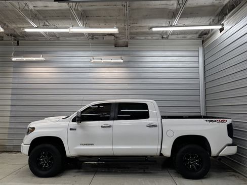 Used 2018 Toyota Tundra SR5 image 6