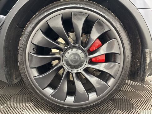 Used 2023 Tesla Model Y Long Range image 33