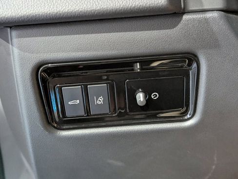 Used 2019 Jaguar XF Prestige image 27