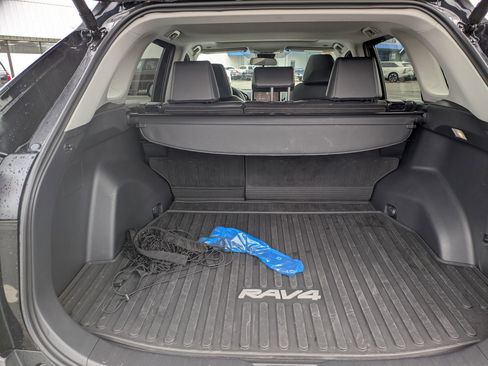 Used 2025 Toyota RAV4 XLE Premium image 32