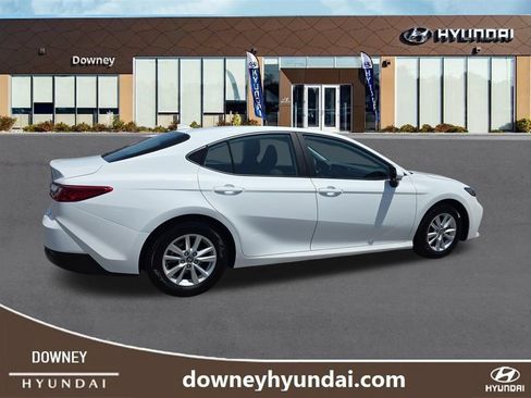 Used 2025 Toyota Camry LE FWD image 6