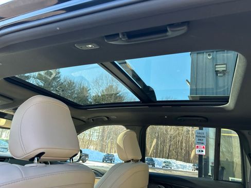 Used 2023 Jeep Grand Cherokee Limited image 34